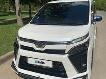 Toyota Voxy 2.0 CVT, 2019, 40 000 км, с пробегом, цена 3 200 000 руб.