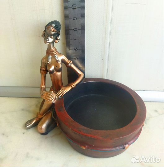 Статуэтка пепельница