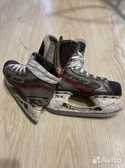 Хоккейные коньки bauer