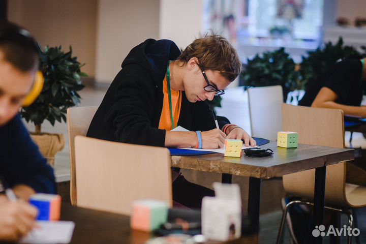 Тренер по спидкубингу. Научу собирать кубик Рубика