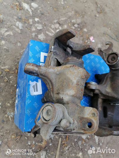 Суппорт nissan almera tino primera