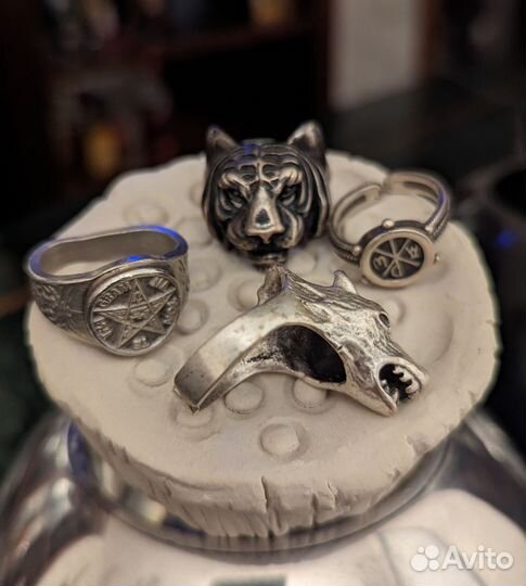 Мужские украшения: кольца и браслет