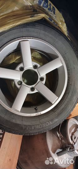 R16 Yokohama A349 215/65, PCD 5x139.7 DIA 98.6