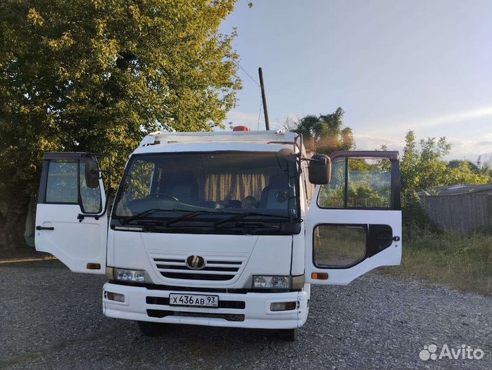 Nissan Diesel с КМУ, 2005