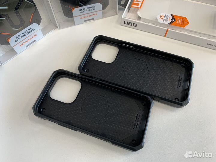 Чехол UAG Monarch Pro iPhone 15