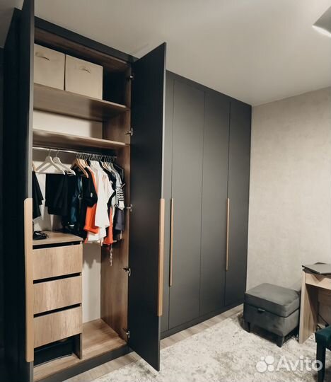 Распашной шкаф на заказ. Производство