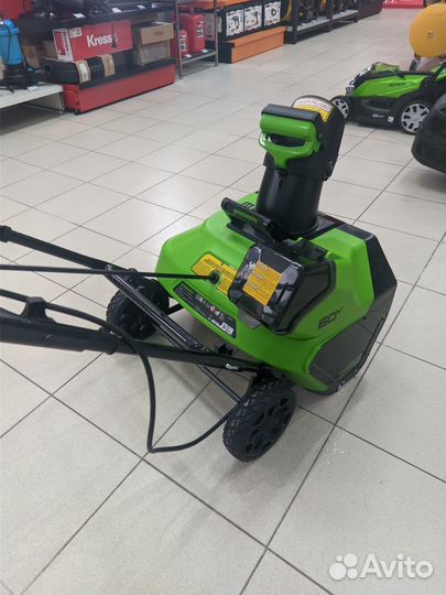 Снегоуборщик аккумуляторный greenworks