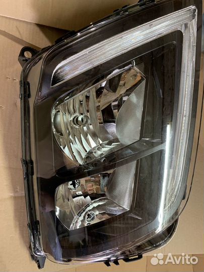 Фара Вольво FM/FH4 левая