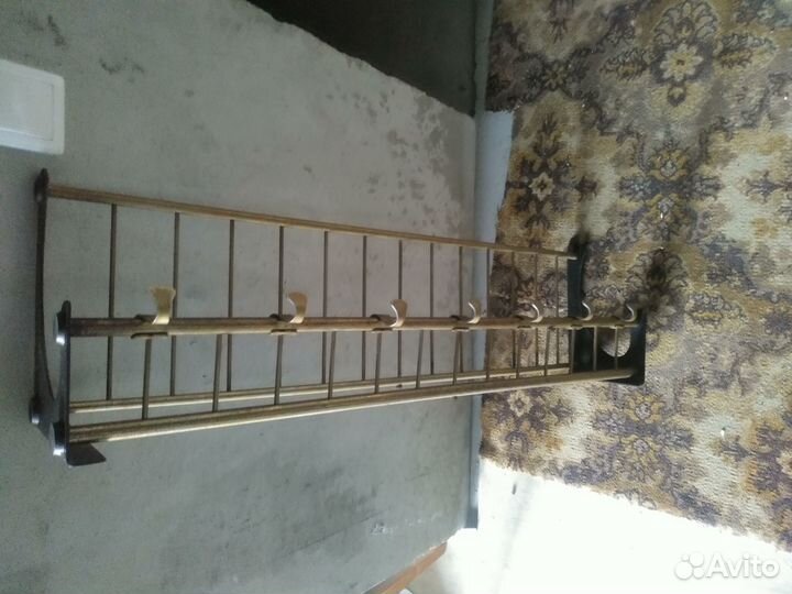 Вешалка настенная