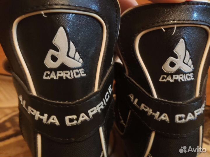 Коньки хоккейные