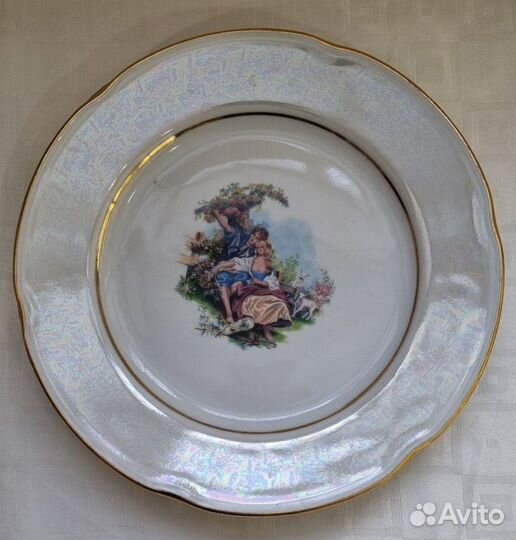 Фарфоровый набор посуды 