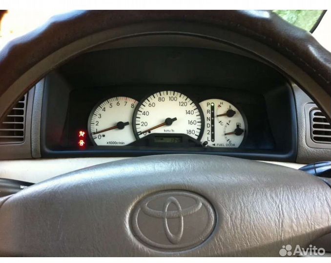 Приборная панель с тахометром Toyota Corolla 120