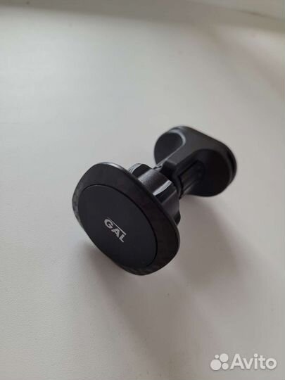 Магнитный держатель для телефона