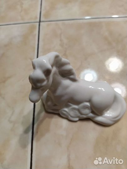 Фарфоровая статуэтка