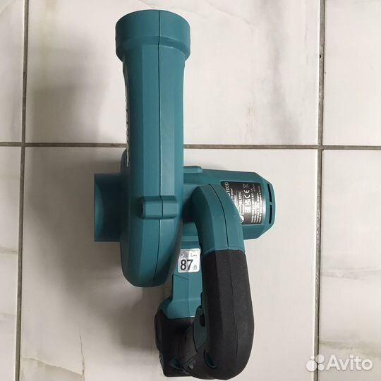 Аккумуляторная воздуходувка Makita UB100Dz