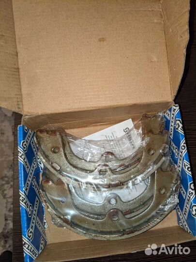 Тормозные колодки барабанные Nissan Pathfinder r51