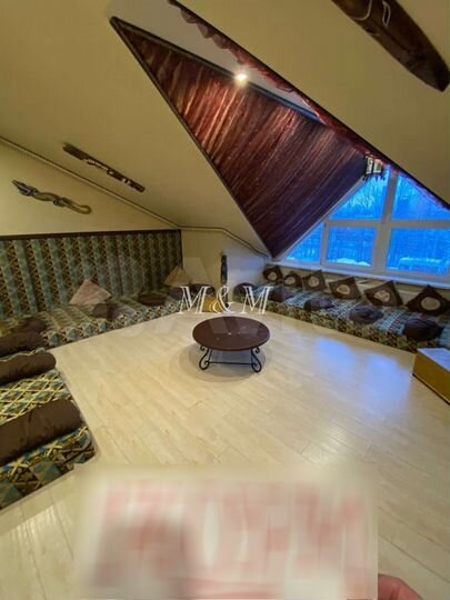 Дом 1200 м² на участке 10 сот.