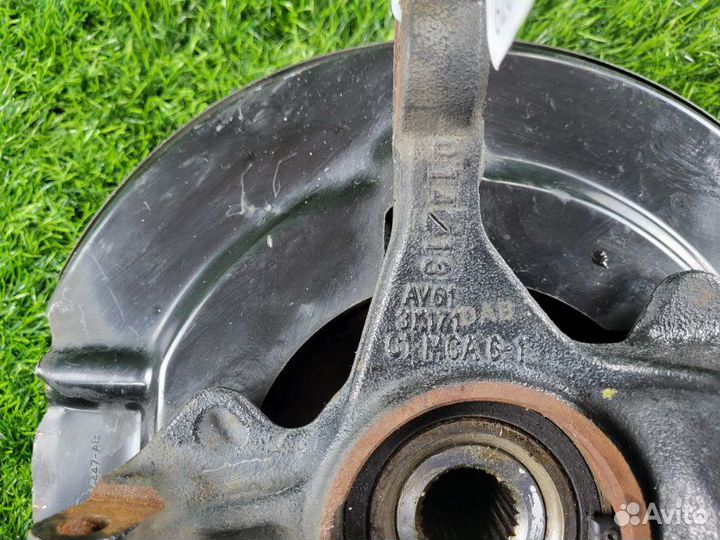 Кулак поворотный передний левый Ford Focus 3 CB8
