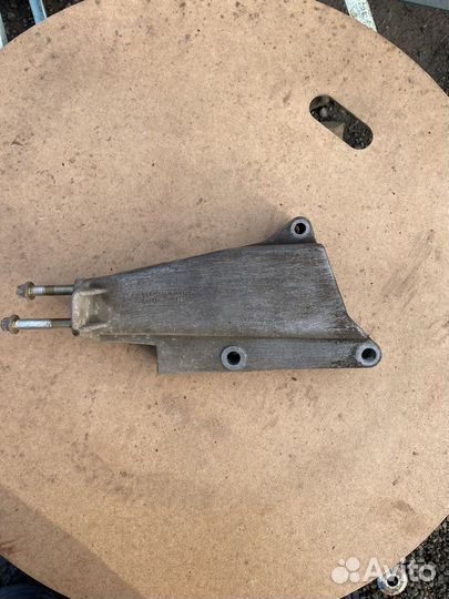 Правый кронштейн двигателя LADA kalina granta