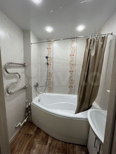 1-к. квартира, 42 м², 4/9 эт.