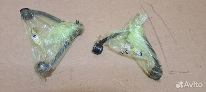 Рычаг передний верхний правый левый Actyon Kyron