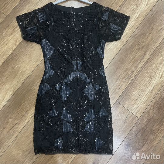 Платье блестящее с паетками 42