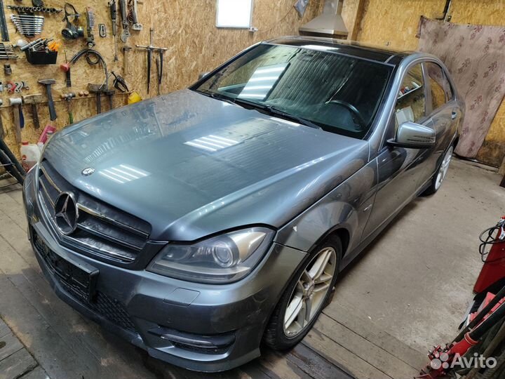 В разборе Mercedes-benz w204 AMG пакет