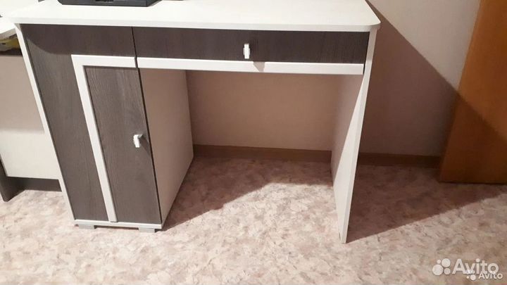 Письменный стол новый