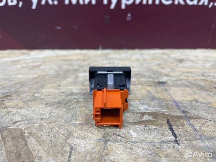 Кнопка обогрева заднего стекла Volkswagen Polo