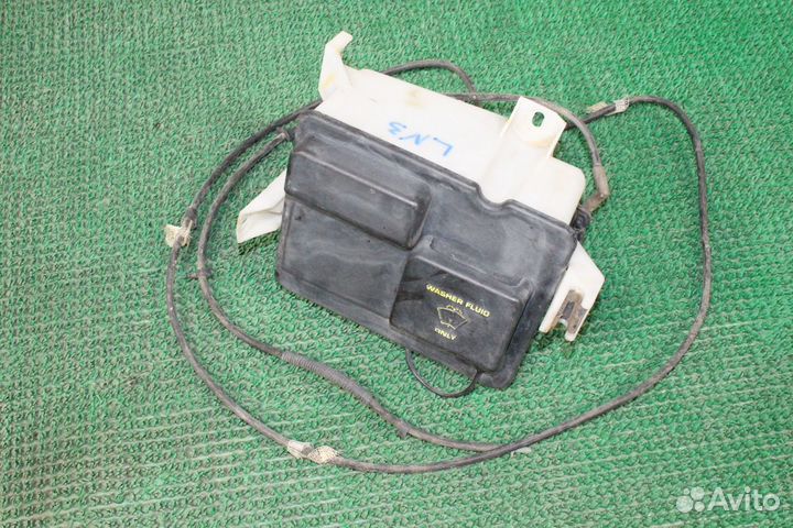 Бачок стеклоомывателя Lincoln Navigator 1