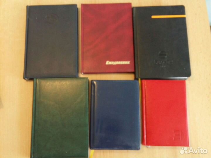 Ежедневники и блокноты для записей