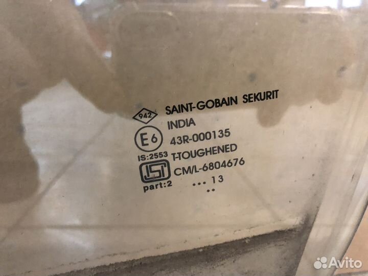 Стекло двери Renault Duster