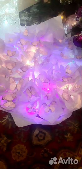 Светящийся букет из бабочек