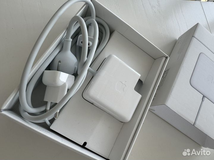 Продаю Magsafe power adapter 60W