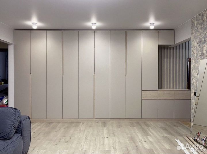 Шкафы в прихожую на заказ от производителя