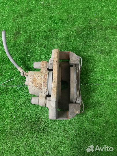 Суппорт тормозной передний правый Ford Focus DA3