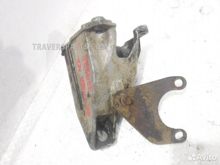 Кронштейн двигателя