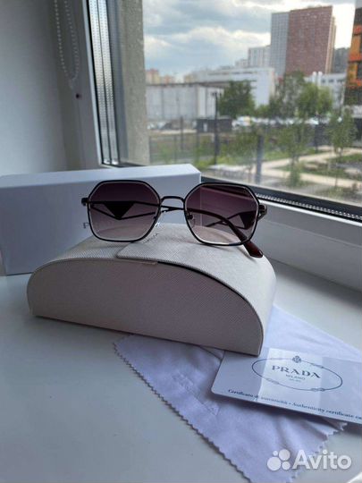 Солнцезащитные очки женские prada с коробкой