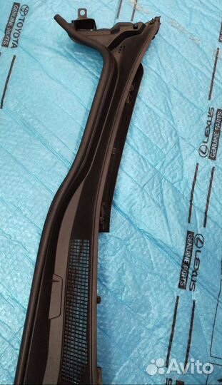 Накладка под дворники жабо Lexus GS 55708-30101