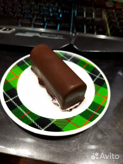 Букет из шоколадных роз, клубника в шоколаде