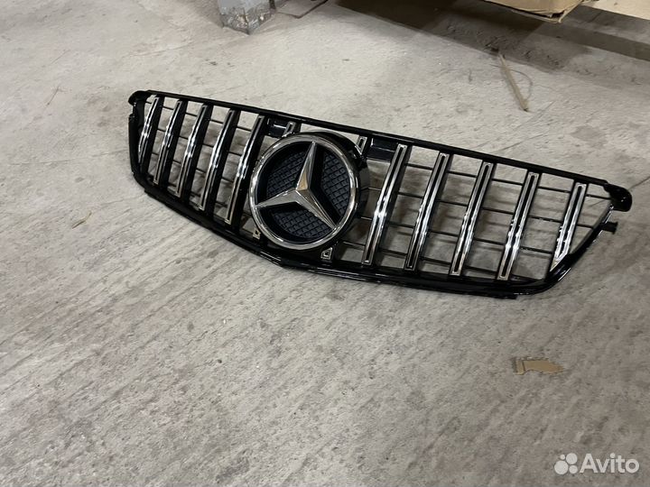 Решетка радиатора mercedes w204 2006-2015г