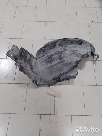 Подкрылок передний левый задняя часть E w213