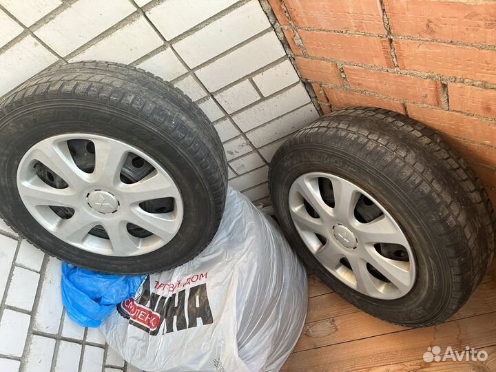 Dunlop SP Winter Ice 07 215/65 R16