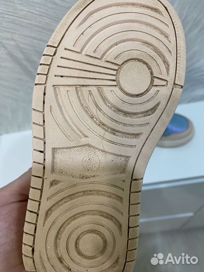 Кроссовки для девочки