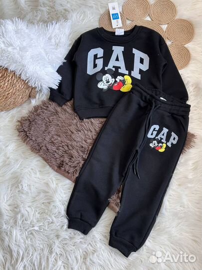 Детский костюм GAP новый