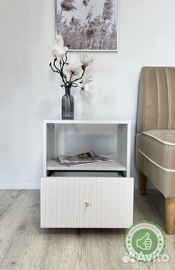 Тумба прикроватная белая