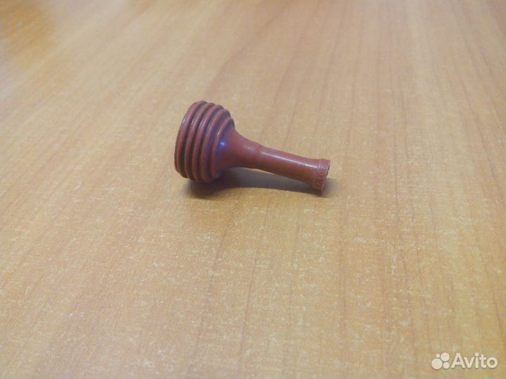 Резиночка ц/з багажника Ауди 80/100/А6