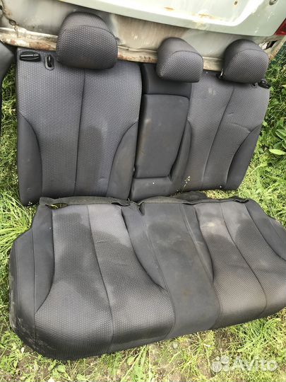 Заднее сиденье Nissan Tiida 1