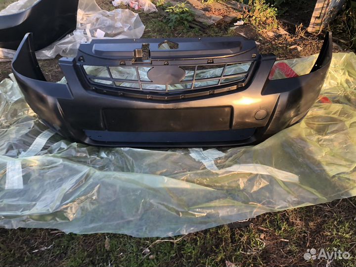 Бампер SE priora новые передний