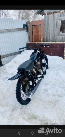 Кроссовый мотоцикл